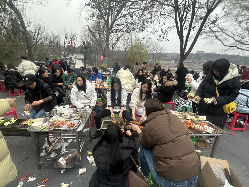 綿陽(yáng)市先鋒醫(yī)療器械有限公司—— 慶?！?.8婦女節(jié)”，共赴燒烤盛宴，致敬巾幗風(fēng)采1.jpg