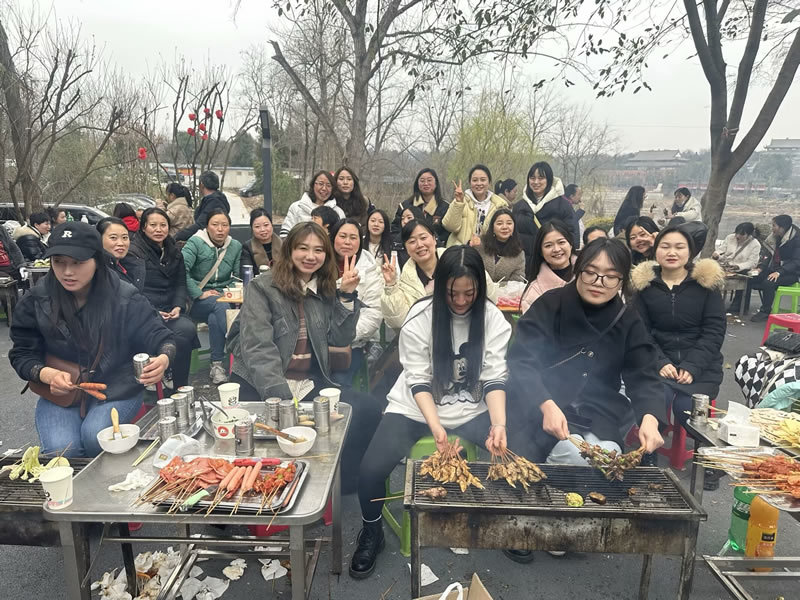 綿陽(yáng)市先鋒醫(yī)療器械有限公司—— 慶?！?.8婦女節(jié)”，共赴燒烤盛宴，致敬巾幗風(fēng)采2.jpg